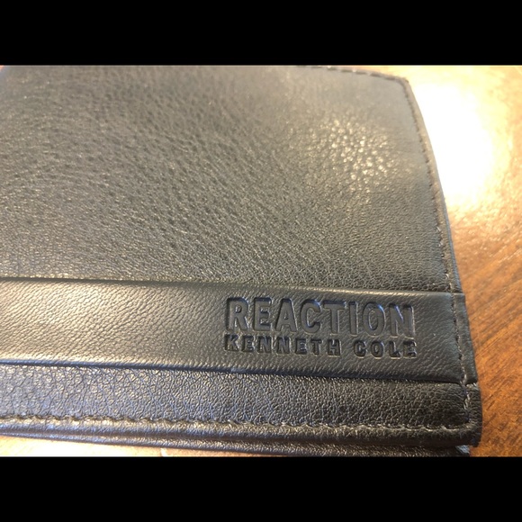 Black Kenneth Cole leather bifold wallet - Picture 2 of 6